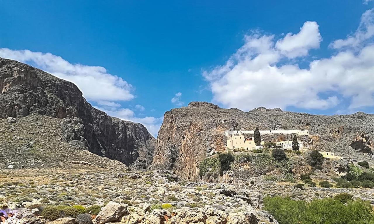 Holiday home Aggel's House - Stone House - Private Pool - Courtyard - Countryside Views Kato Episkopi