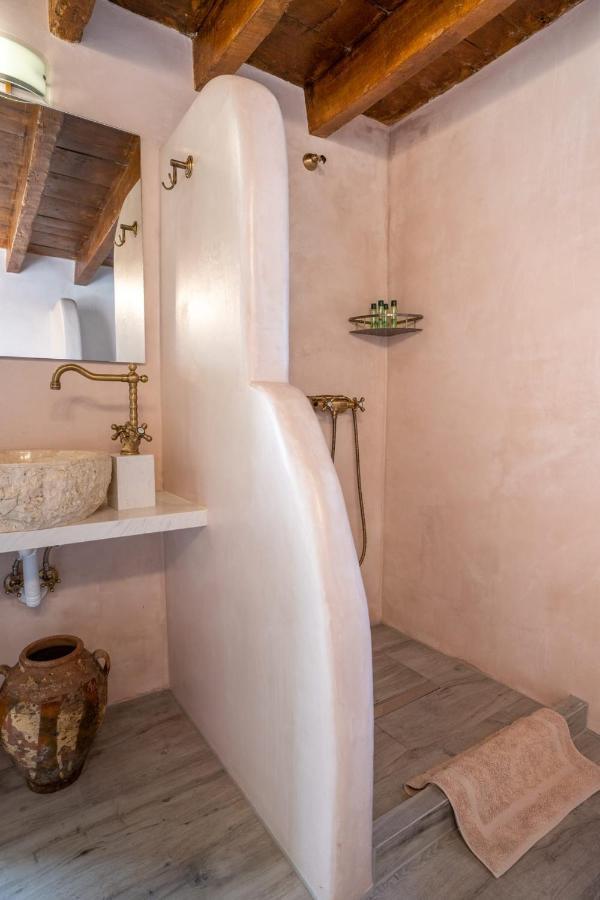 Aggel's House - Stone House - Private Pool - Courtyard - Countryside Views Kato Episkopi