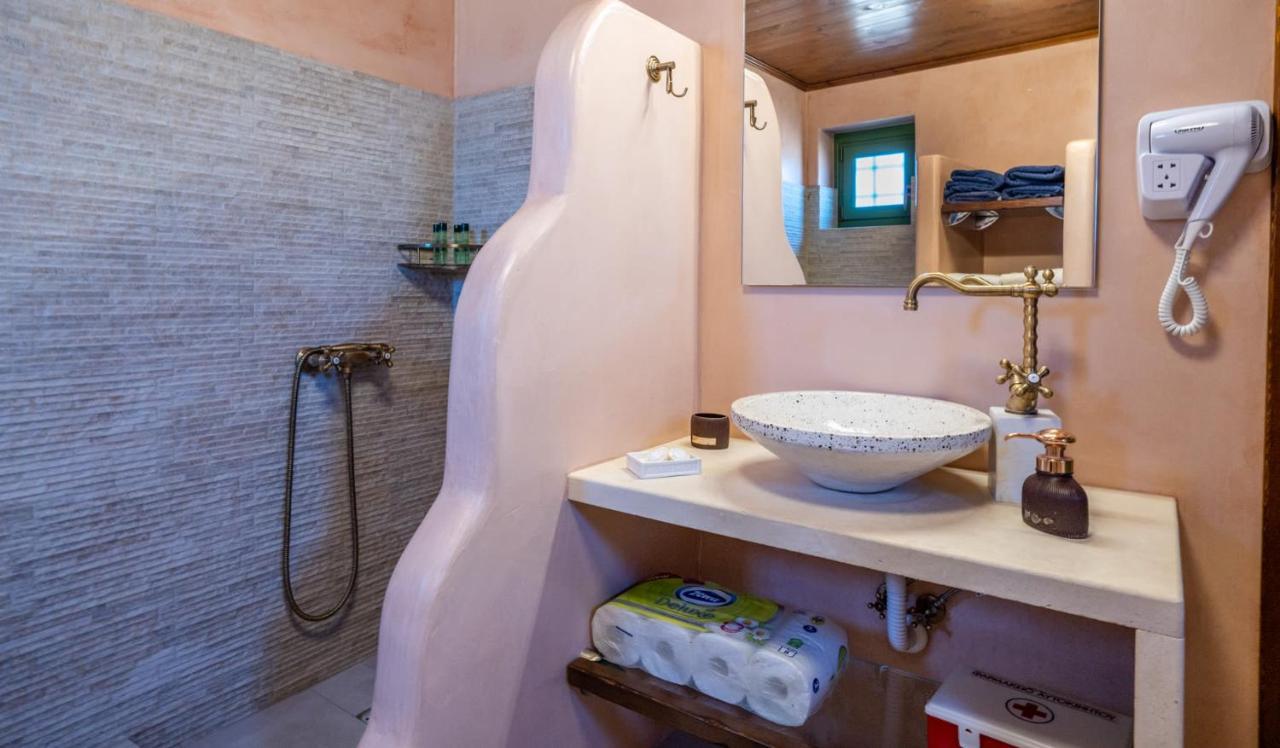 Aggel's House - Stone House - Private Pool - Courtyard - Countryside Views Kato Episkopi