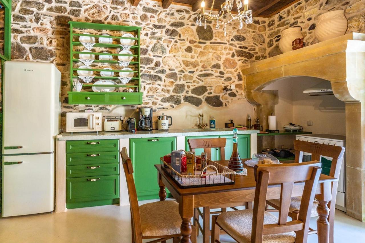 Aggel's House - Stone House - Private Pool - Courtyard - Countryside Views Holiday home *